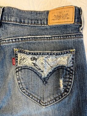 Levi’s Women’s Vintage Boot Cut 515 Size 8M embellished pockets whimsy